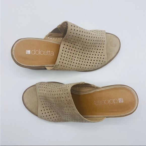 Dolcetta - Tan open toe, soft mules, women’s size 8.5 - Picture 4 of 5